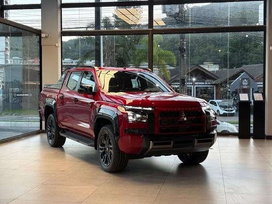 MITSUBISHI TRITON 2.4 BITURBO DIESEL CD KATANA 4X4 AUTOMÁTICO